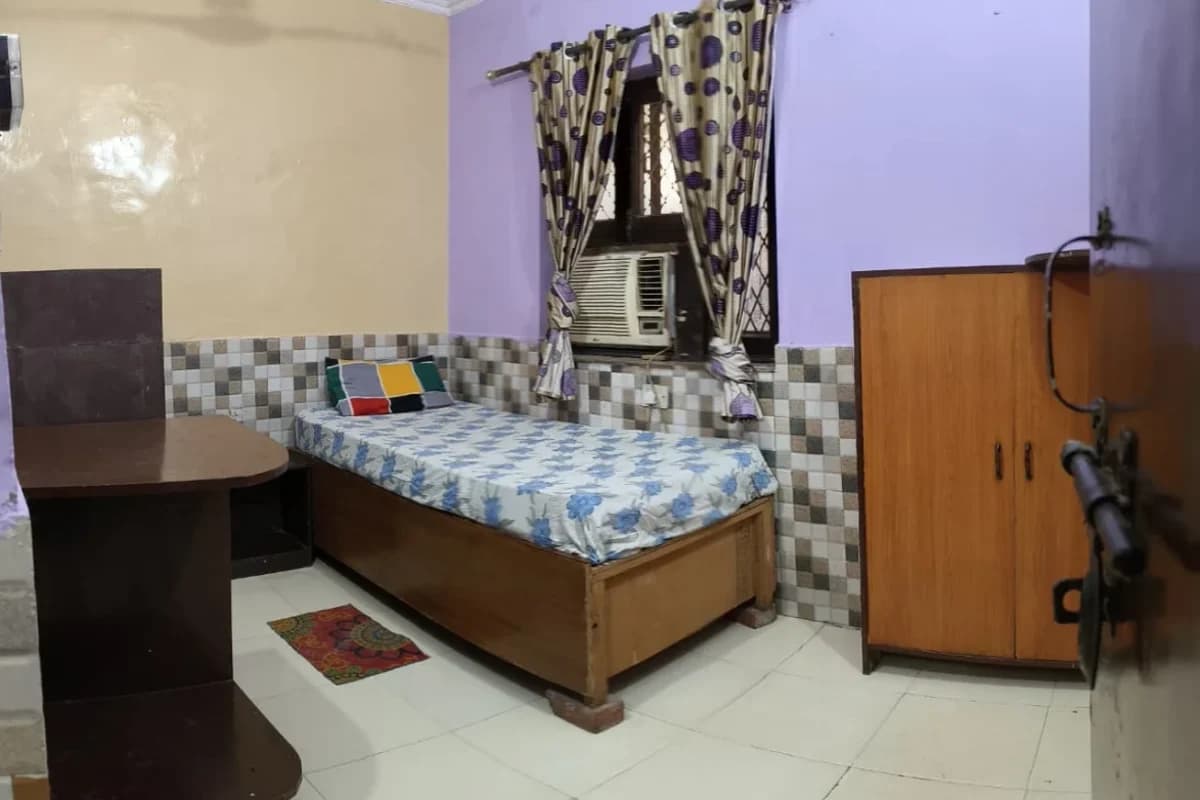 Kishori Kunj Girls PG- Sarita Vihar - 1